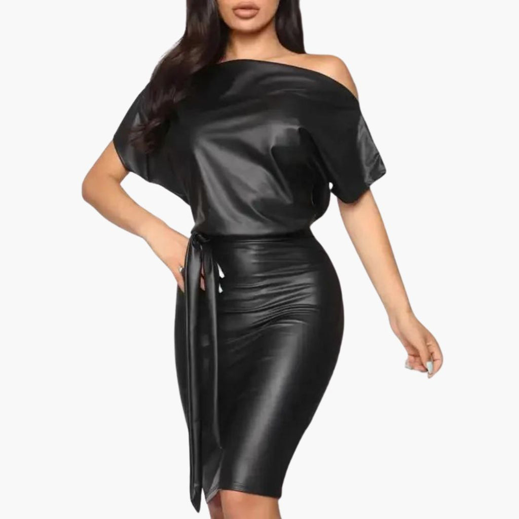 GR | Schulterfreies Kleid aus Kunstleder