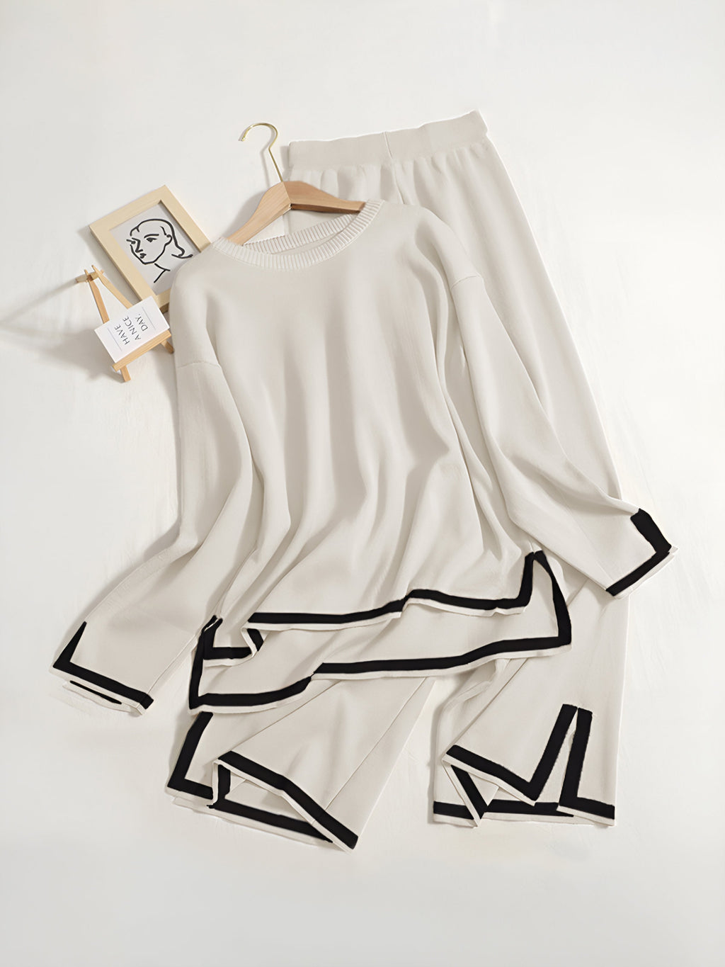 Bella™ - Elegant 2-piece lounge set made of stretchy knit fabric