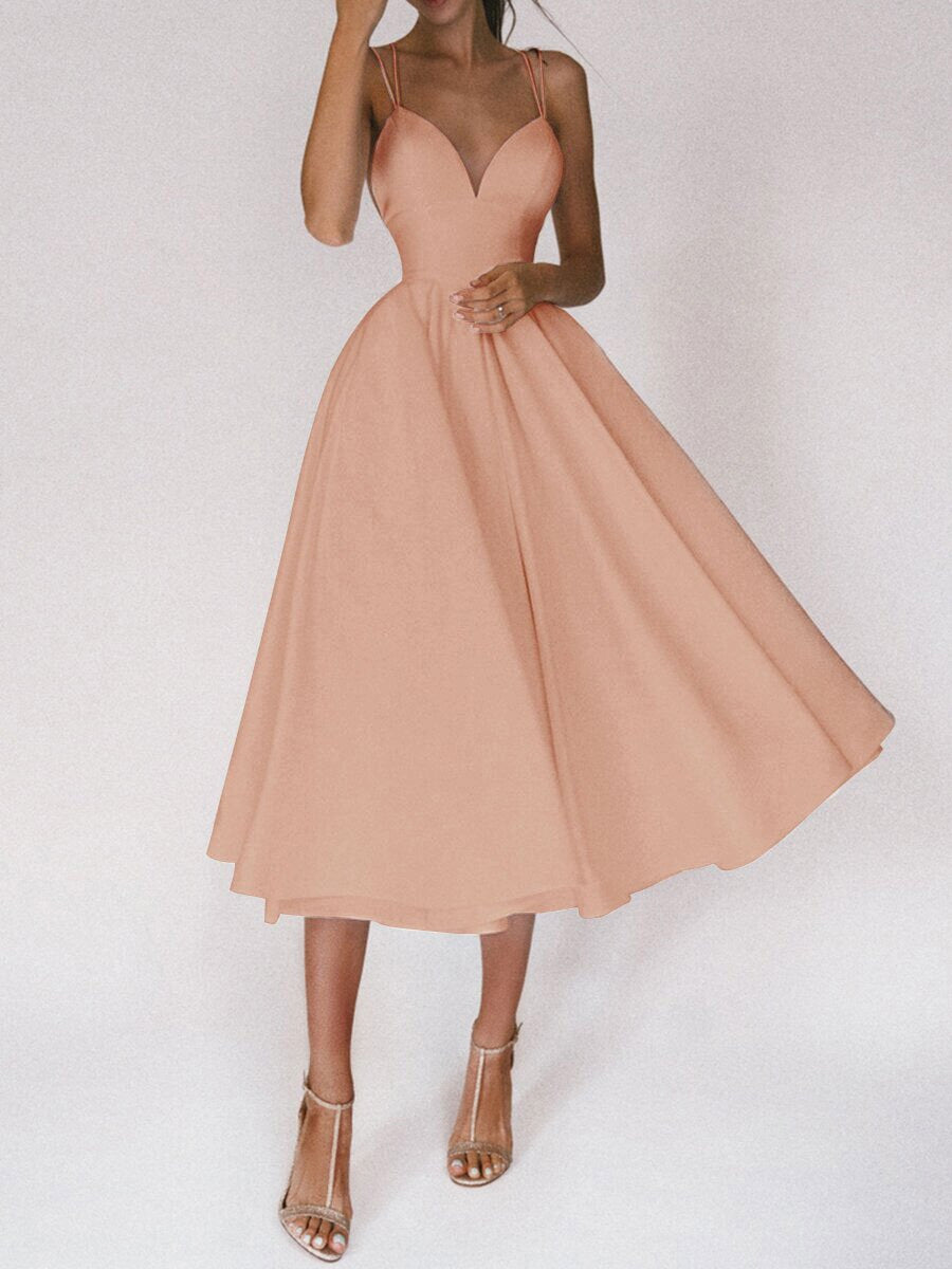 GR Grace | Das elegante Trägerkleid mit V-Ausschnitt