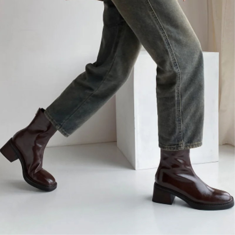 GR | Stylish leather ankle boots with block heels for women