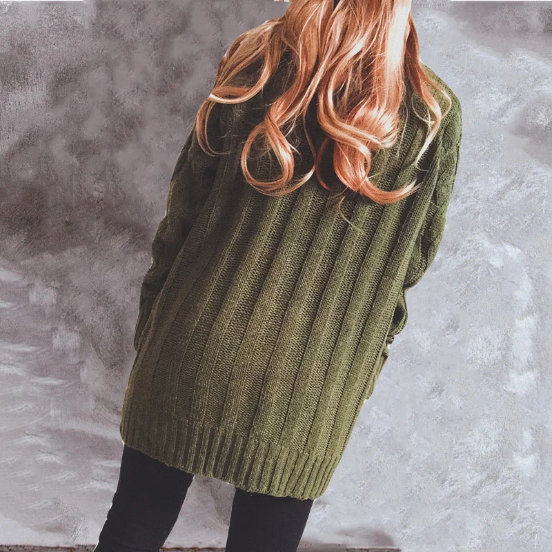 GR | Women's wool cardigan with cable knit pattern and wooden buttons, loose fit