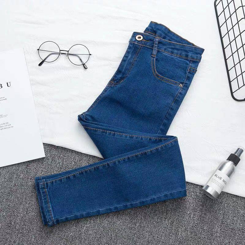 GR - High-waisted denim trousers in a large size