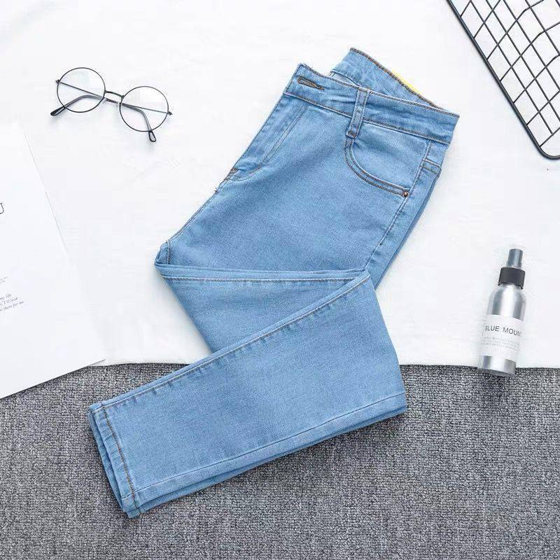 GR - High-waisted denim trousers in a large size