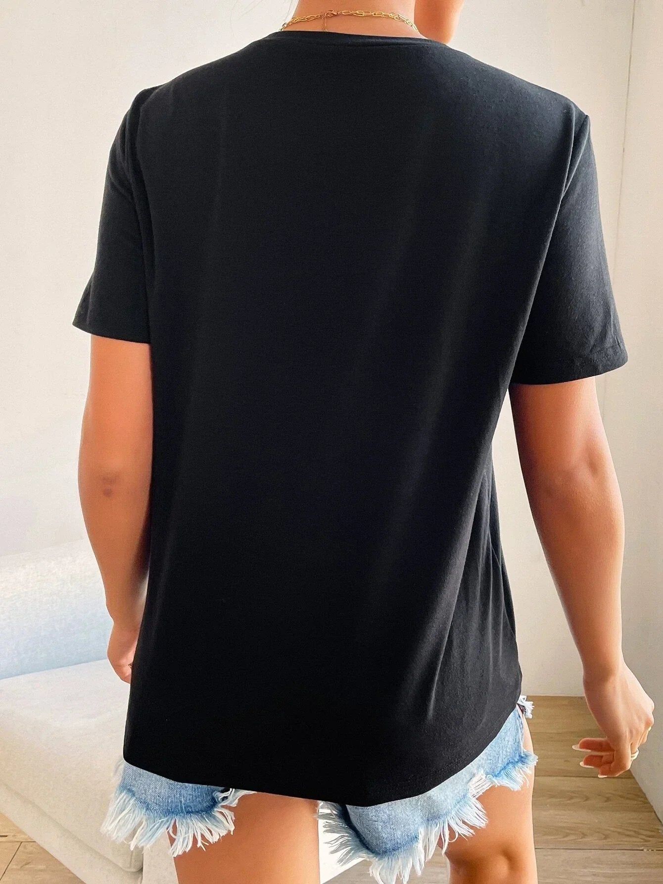 GR | Women's T-Shirt with Heart Detail: Minimalist, Casual & Versatile