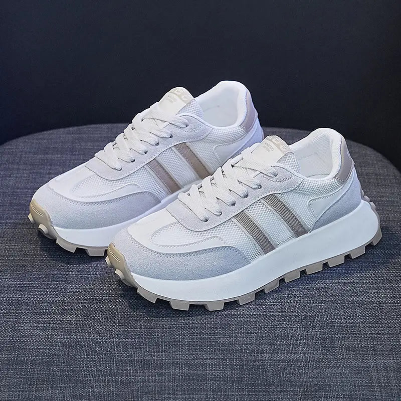 GR | Modern and versatile sports shoes