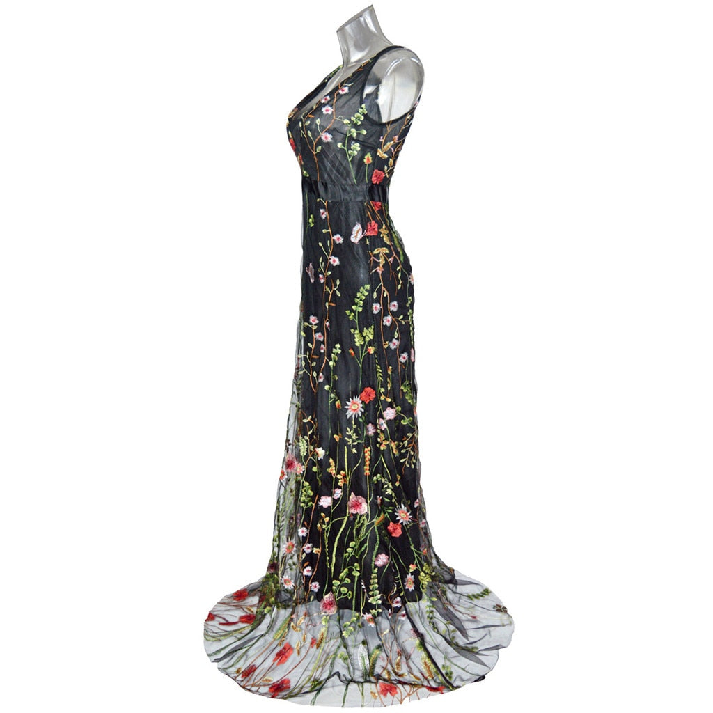 GR | Fabulous Sleeveless Embroidered Dress 