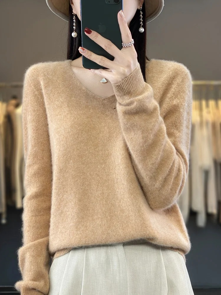 GR | Women's Cashmere Pullover, Elegant V-neck, Soft & Comfortable