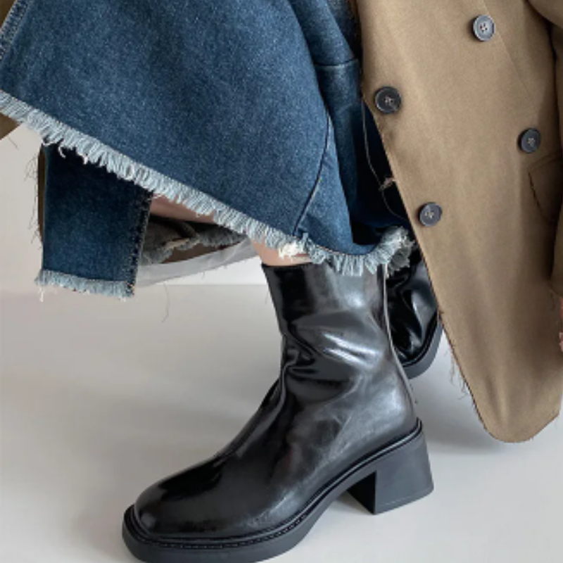 GR | Stylish leather ankle boots with block heels for women