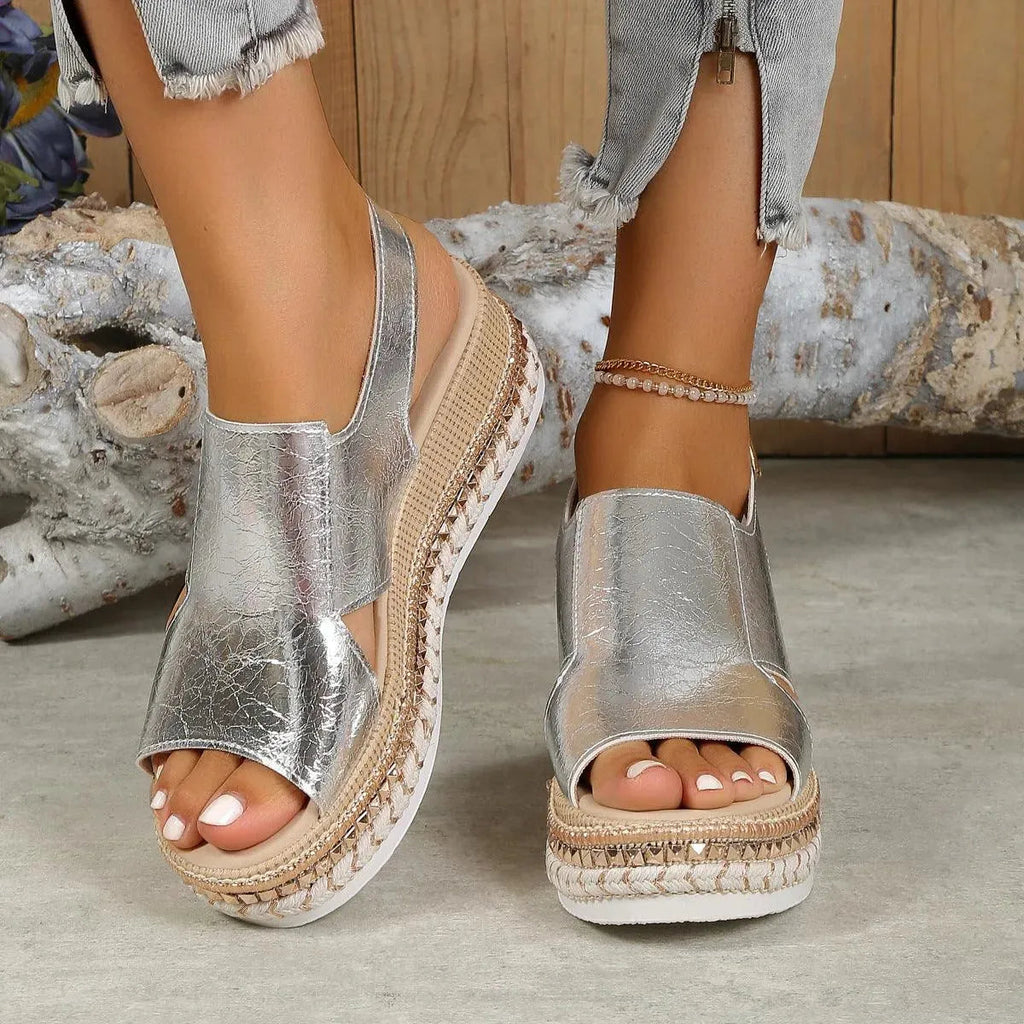 GR | shiny sandals