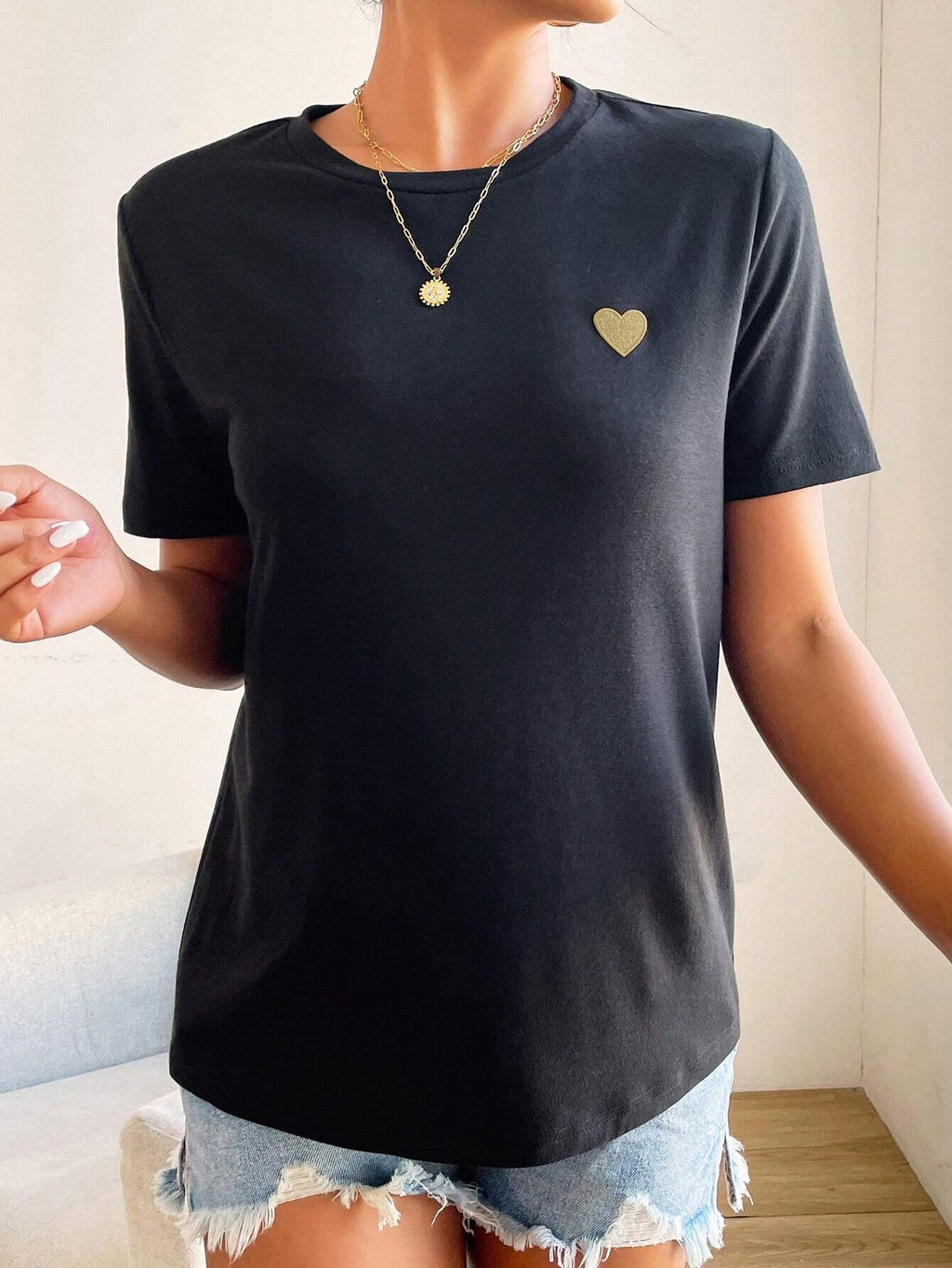 GR | Women's T-Shirt with Heart Detail: Minimalist, Casual & Versatile