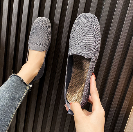 GR - Modeeuze and minimalist winter shoes