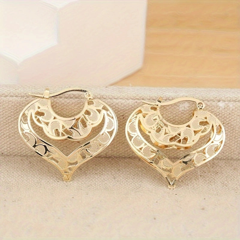 GR | 14kt Gold Romantic Heart Shaped Hoop Earrings