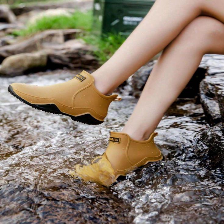 GR | Women's ankle boots – lightweight and waterproof