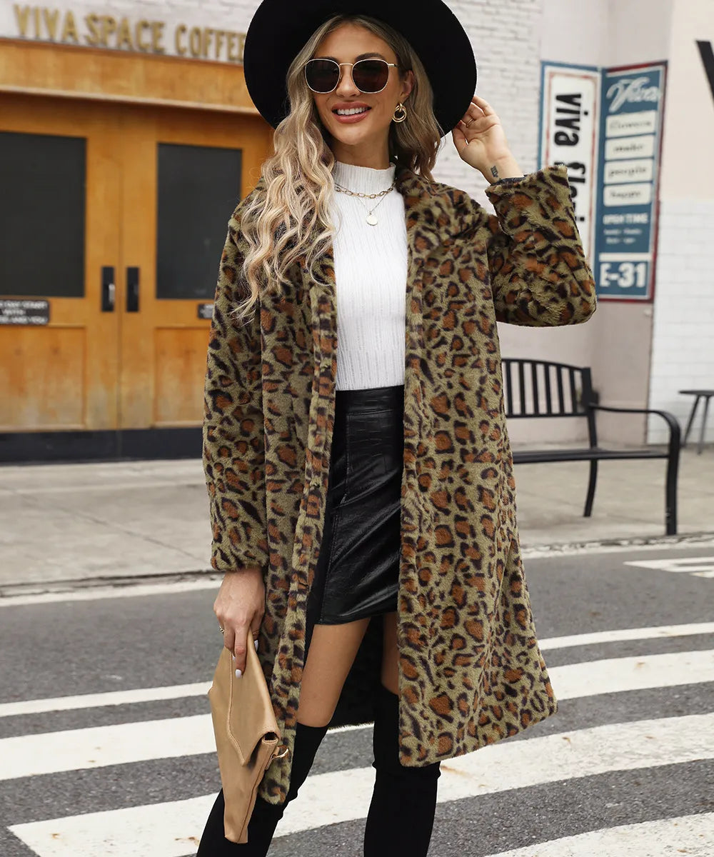 GR | Fleece coat with leopard print