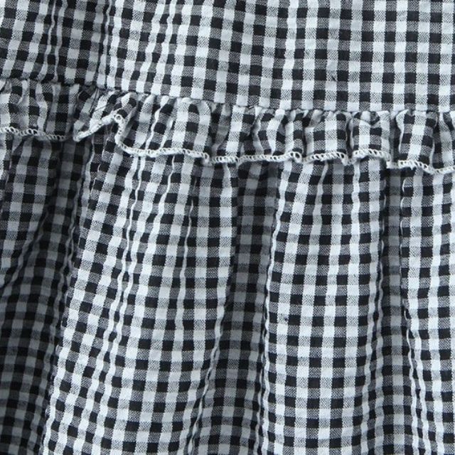 GR | Gestuftes Gingham-Midirock mit Rüschendetail