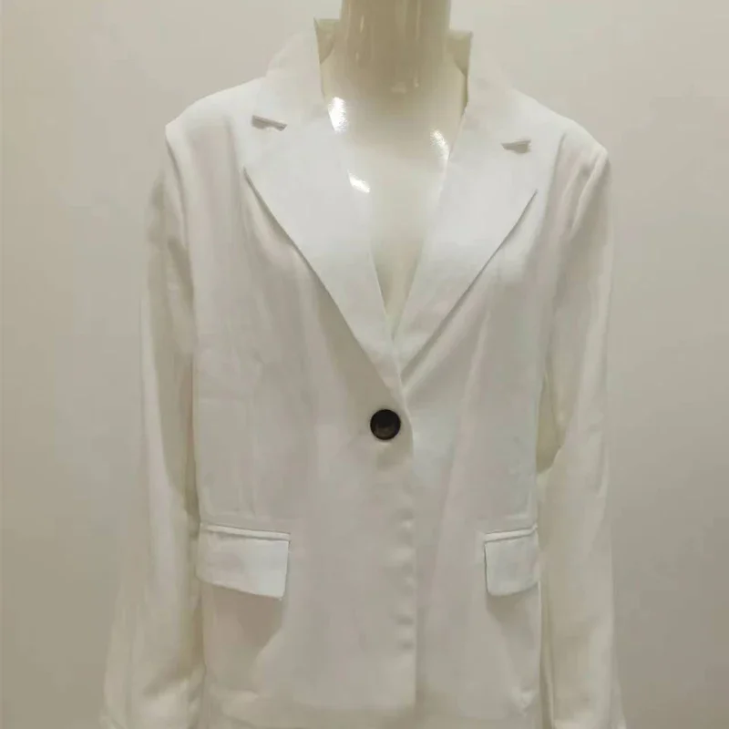 GR | Long women's blazer with flap pockets and tailored cut
