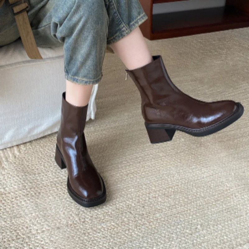 GR | Stylish leather ankle boots with block heels for women