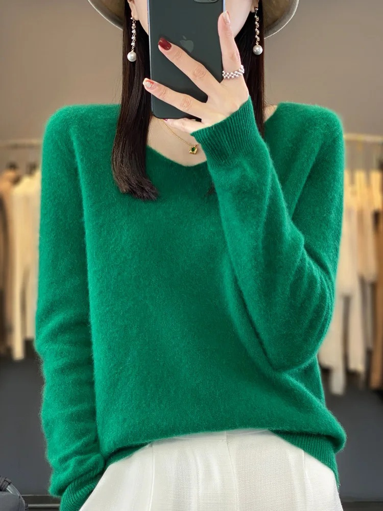 GR | Women's Cashmere Pullover, Elegant V-neck, Soft & Comfortable