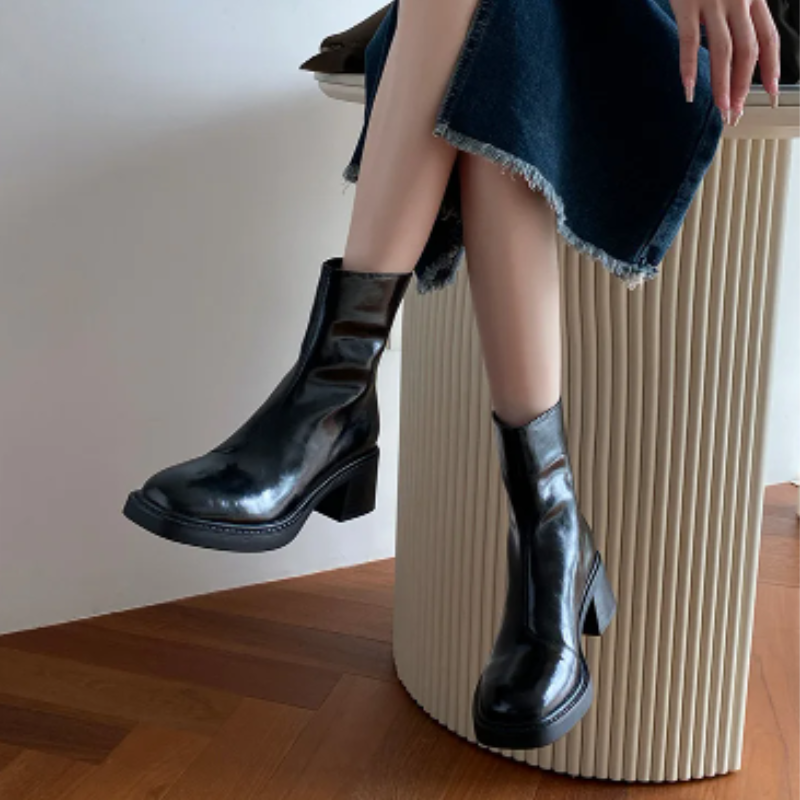 GR | Stylish leather ankle boots with block heels for women