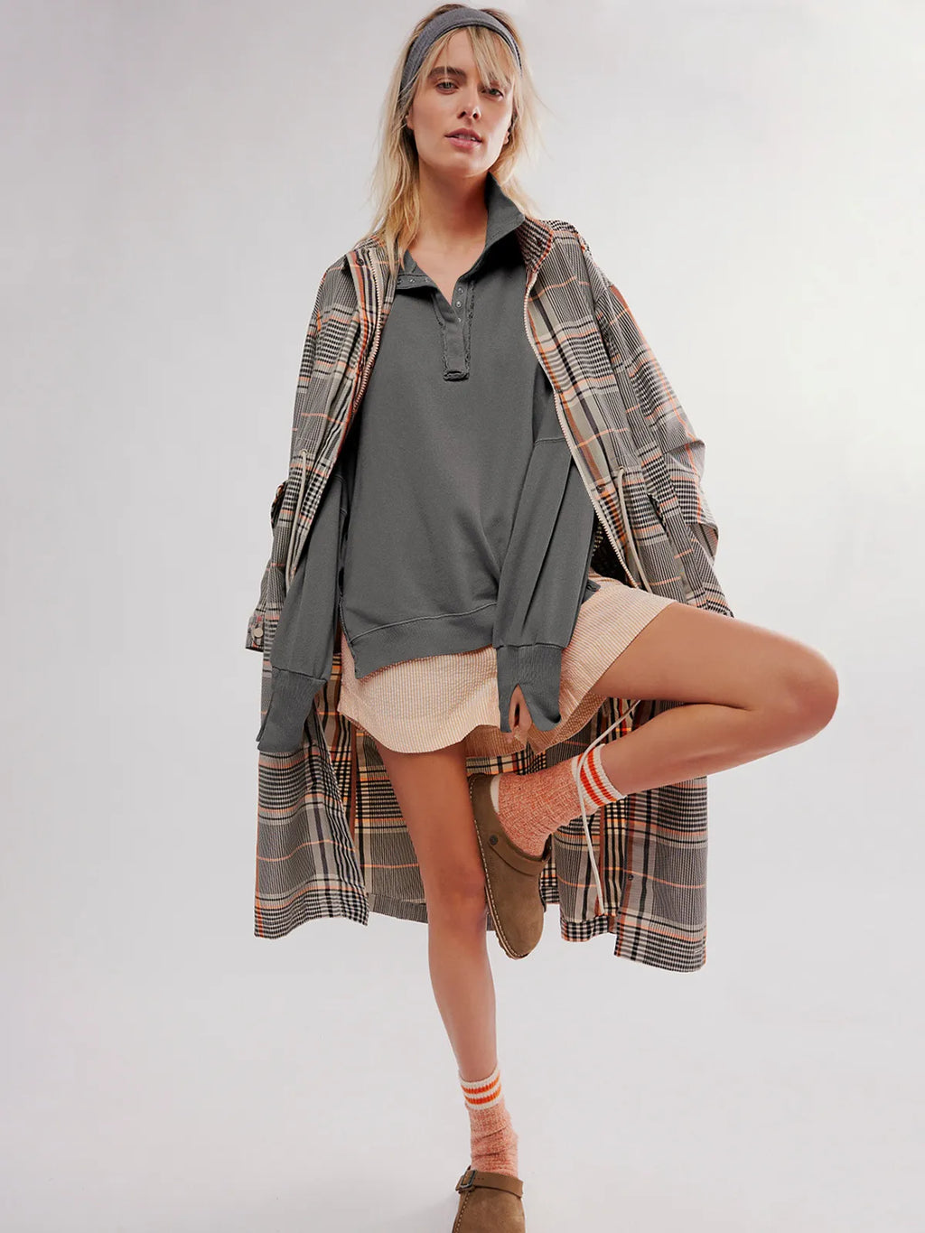 GR - Casual sweatshirt with buttons and lamp sleeves