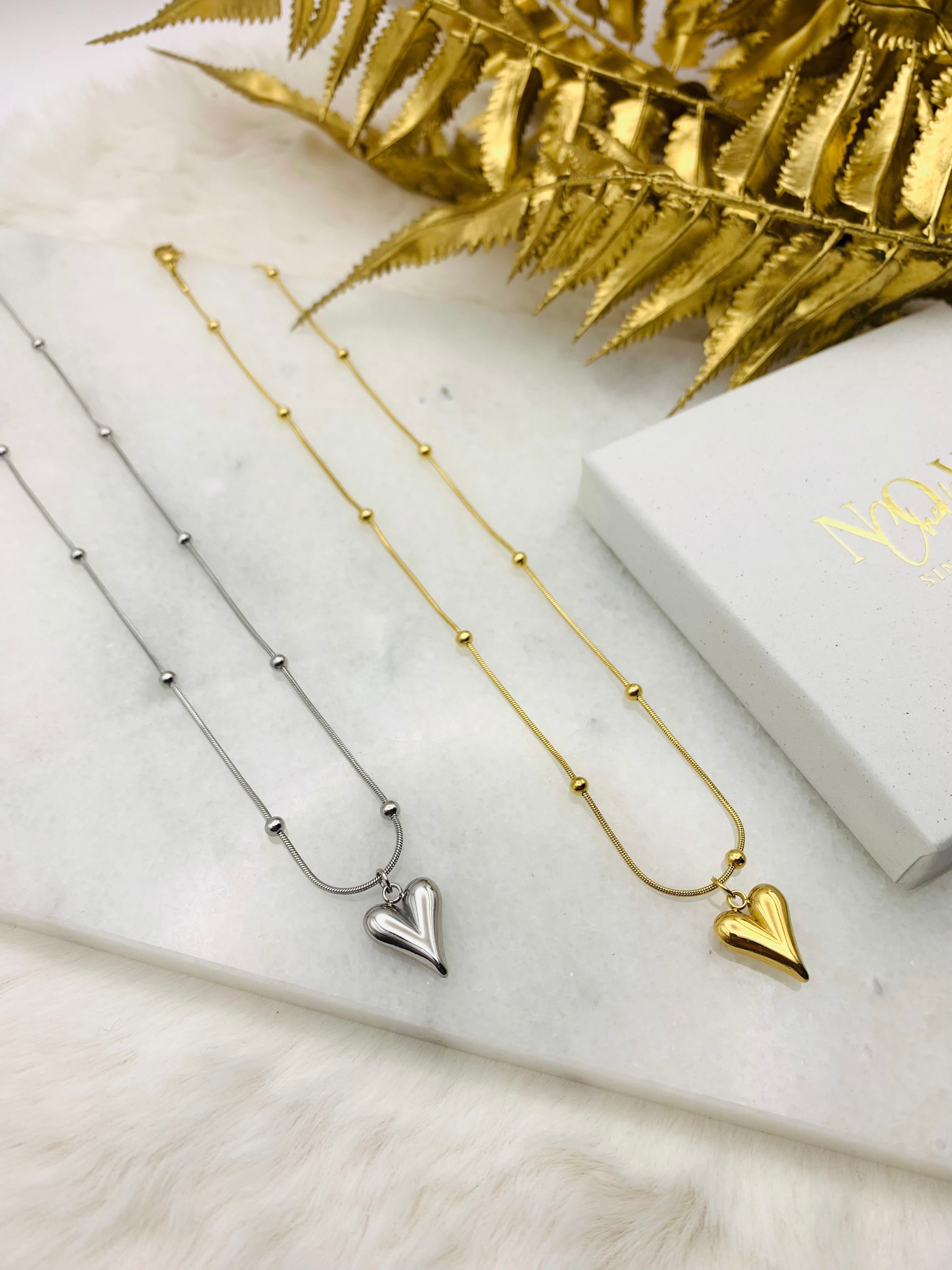 GR | Elegant heart pendant necklaces