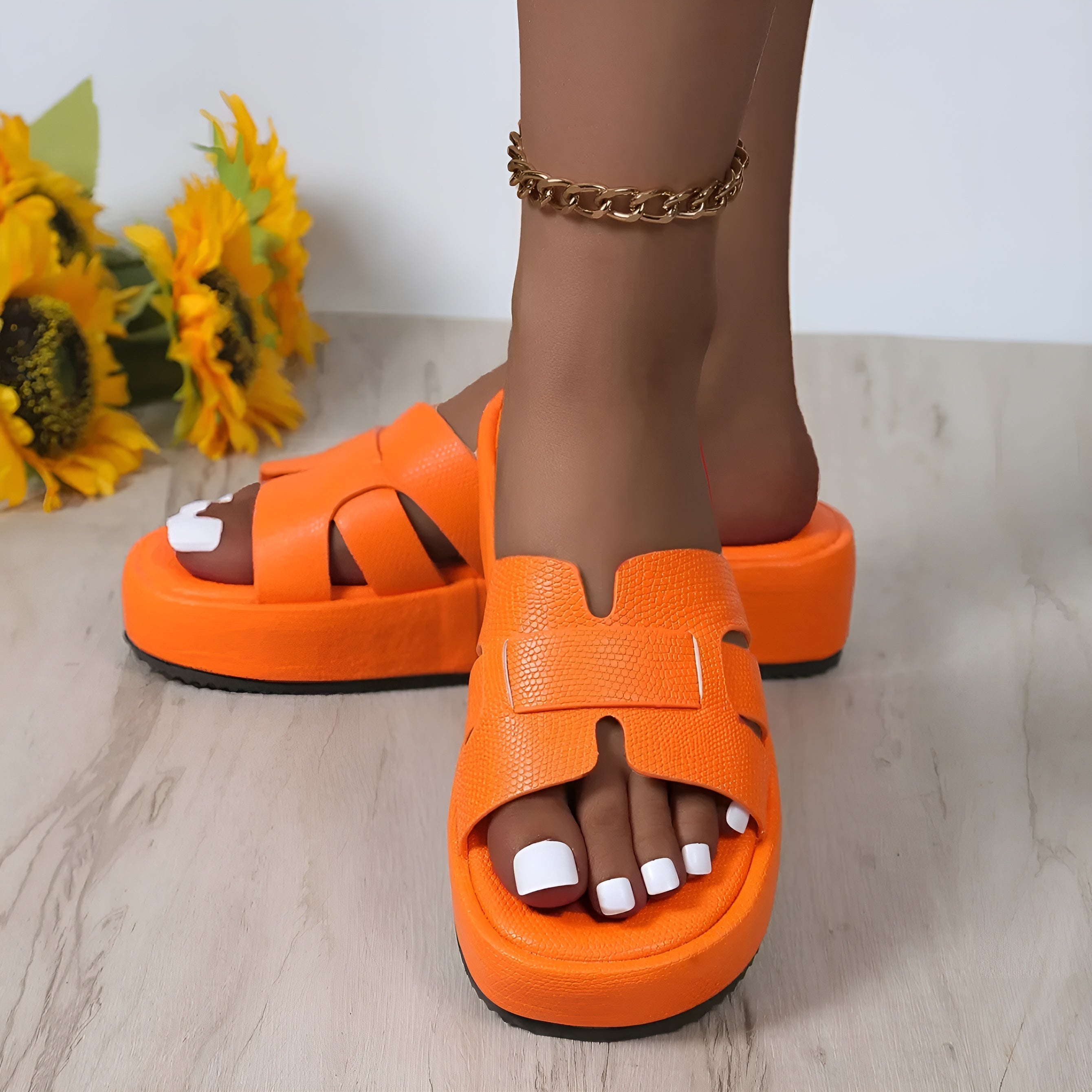 GR | Comfortable flip-flop sandals with a thick sole and non-slip surface