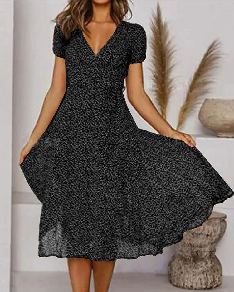 GR | Printed silk chiffon dress with short sleeves and V-neck for women