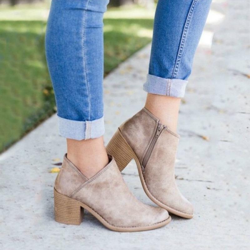 GR | High-heeled ankle boots with side zipper