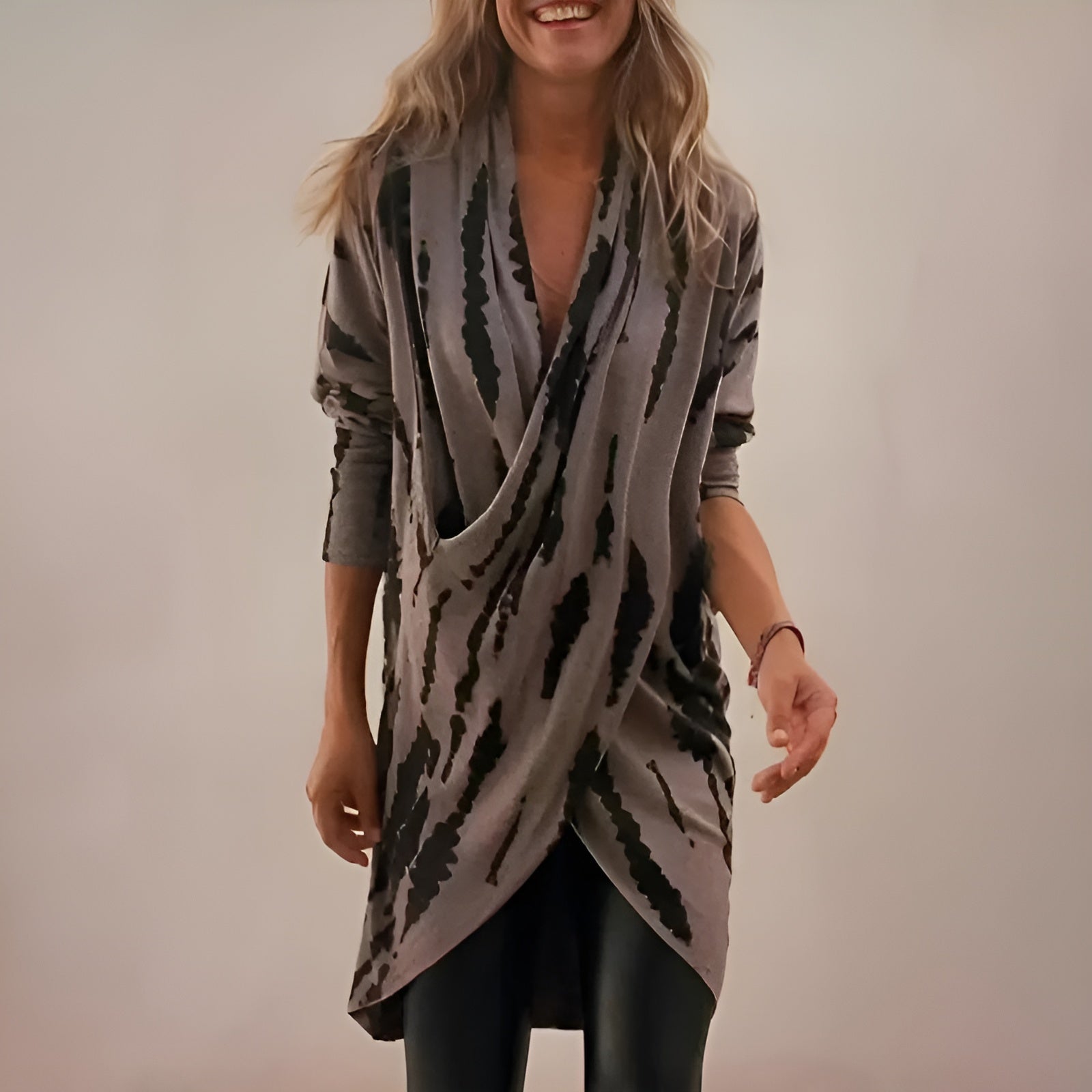 GR | Comfortable tunic with V-neck 
