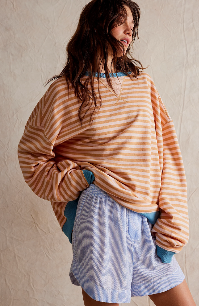 GR | Oversized sweater with colorful stripes