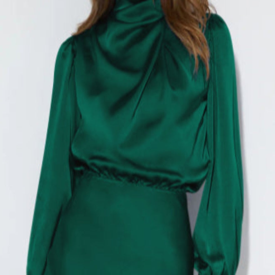GR | Dress with long sleeves and an elegant neck detail