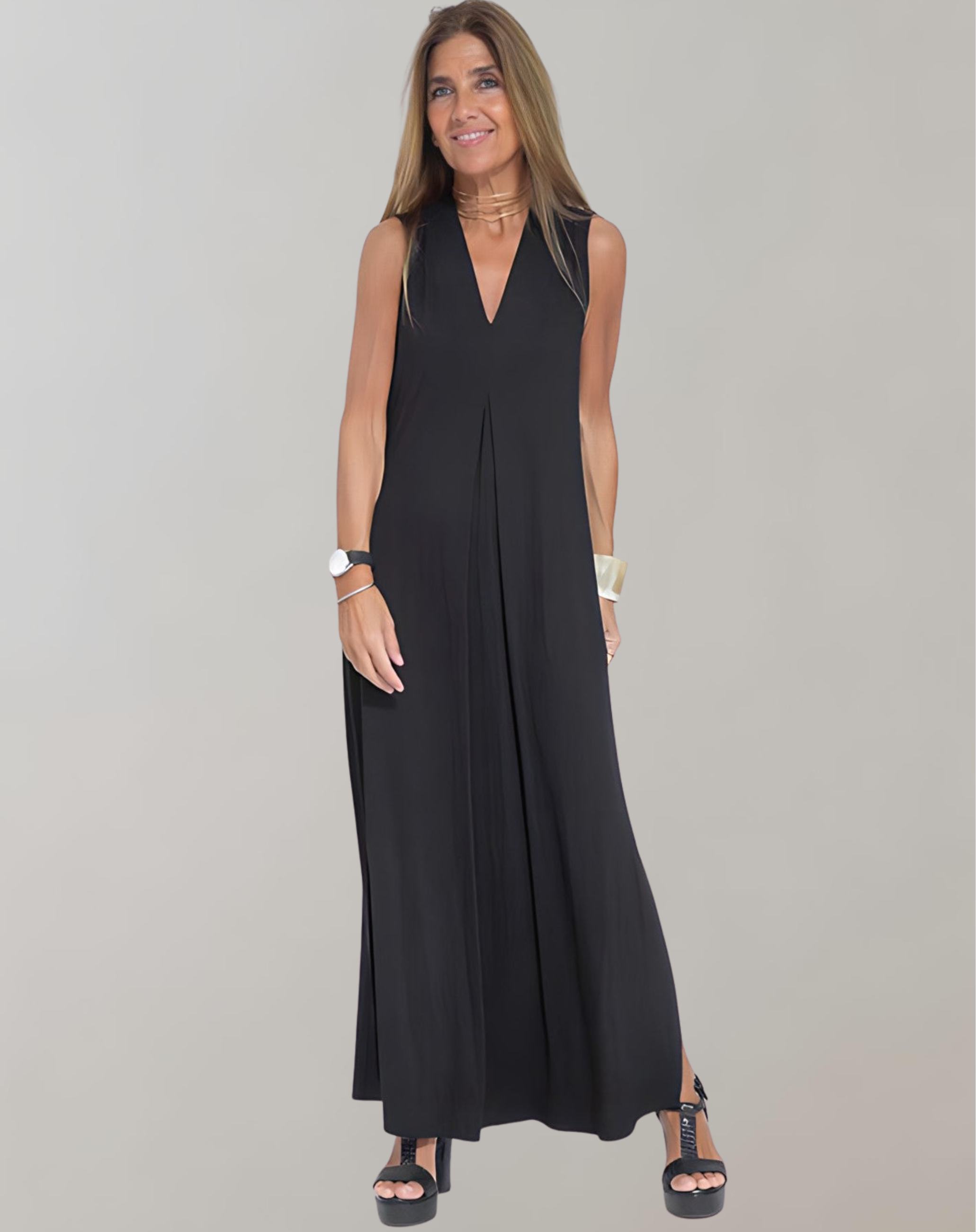 Elegant slim dress with a V-neck