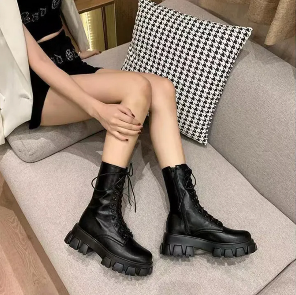 GR | Ankle boots with laces