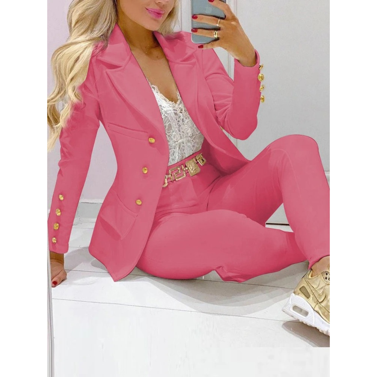 GR – Set consisting of blazer and trousers with large collar