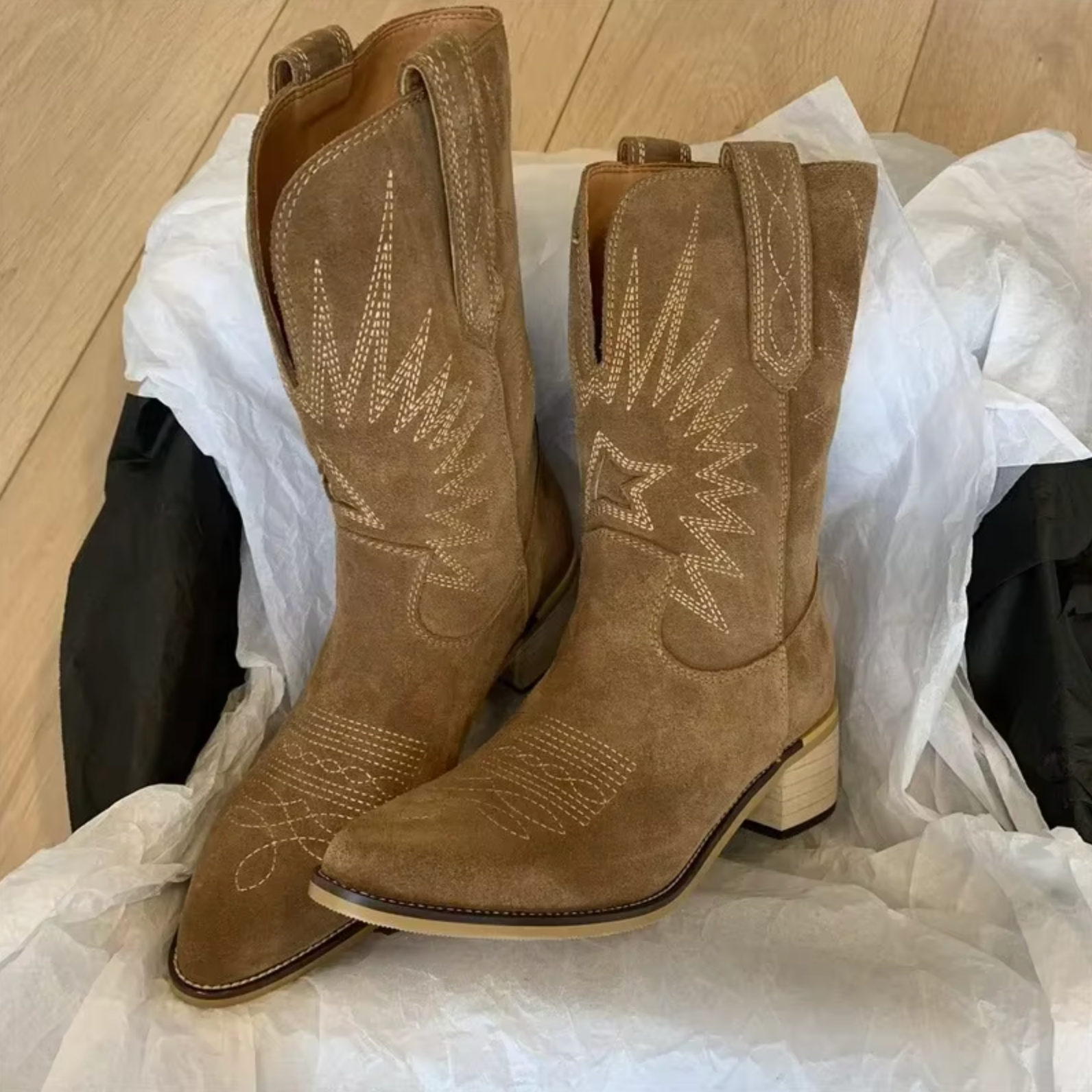 GR | Broderede vintage boots