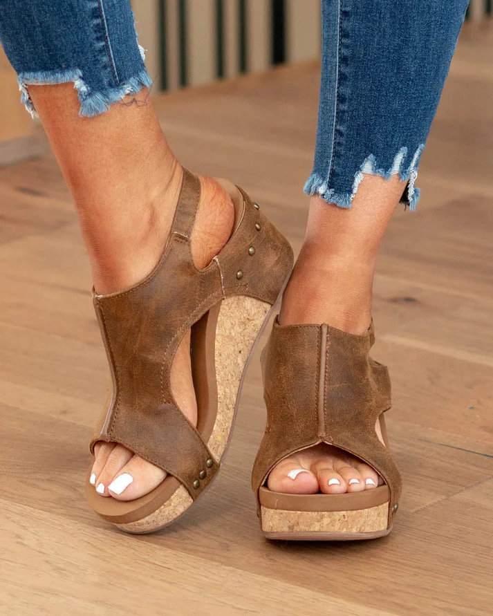 GR | Trendy women's sandals with wedge heel and ergonomic footbed
