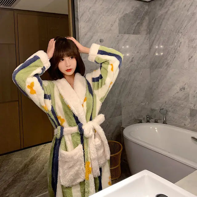 GR | Soft and warm bathrobe with beautiful patterns for women