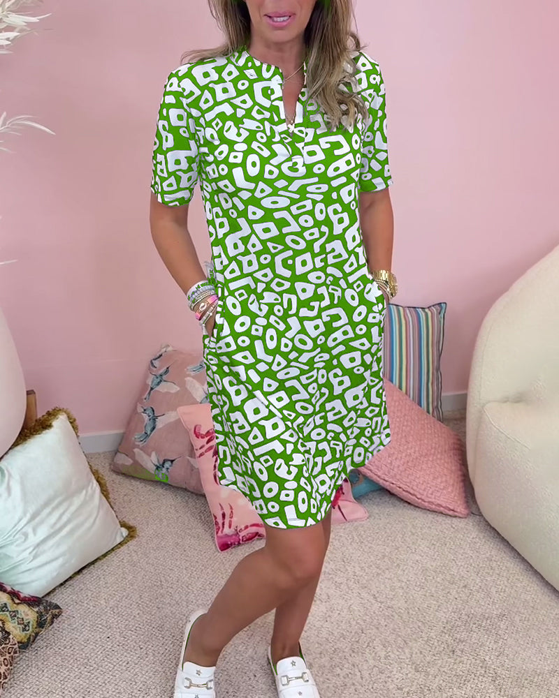GR | Casual dress with V-neck and printed pockets