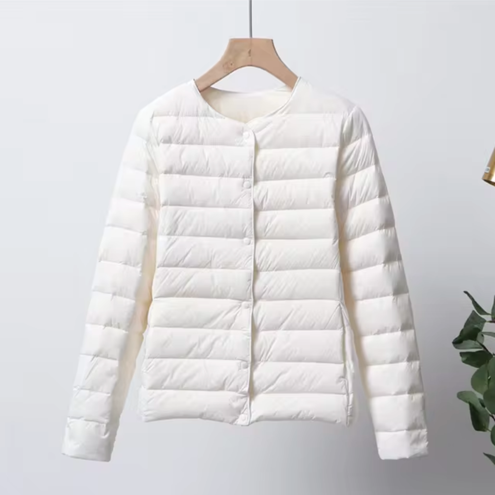 – Ultra-thin down jacket