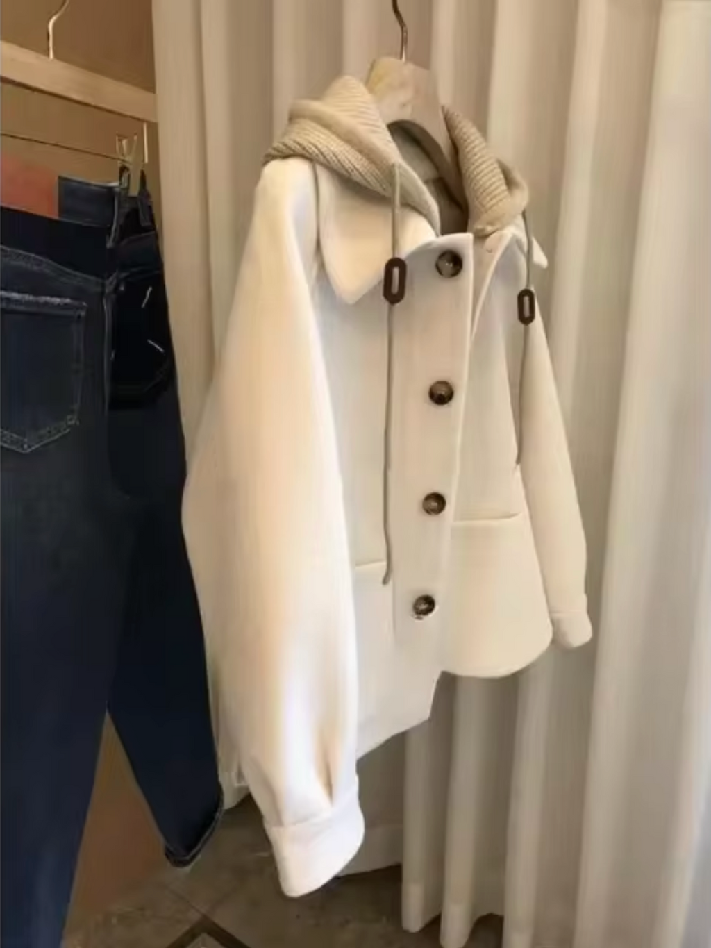 – Thick hooded jacket