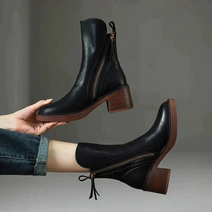 Elegant high boots
