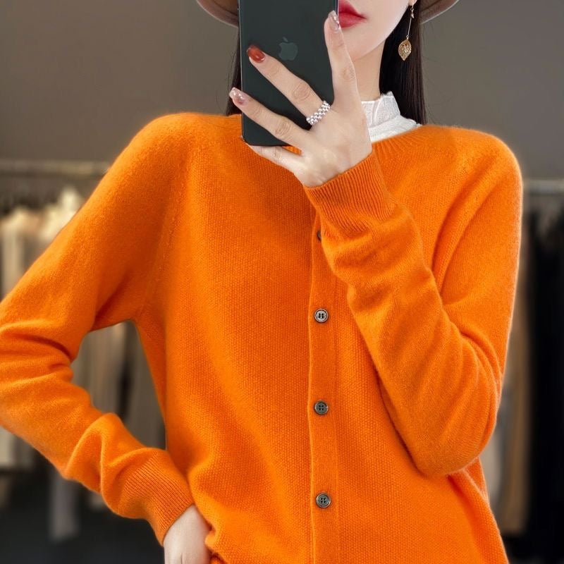 GR | Merino wool cardigan with round neck and long sleeves