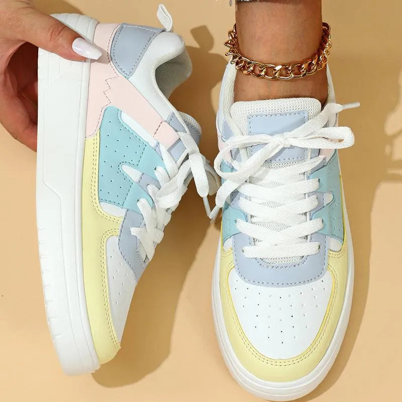 GR | Sneakers with a soft platform
