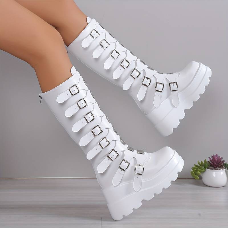 GR | Trendy platform boots with buckles