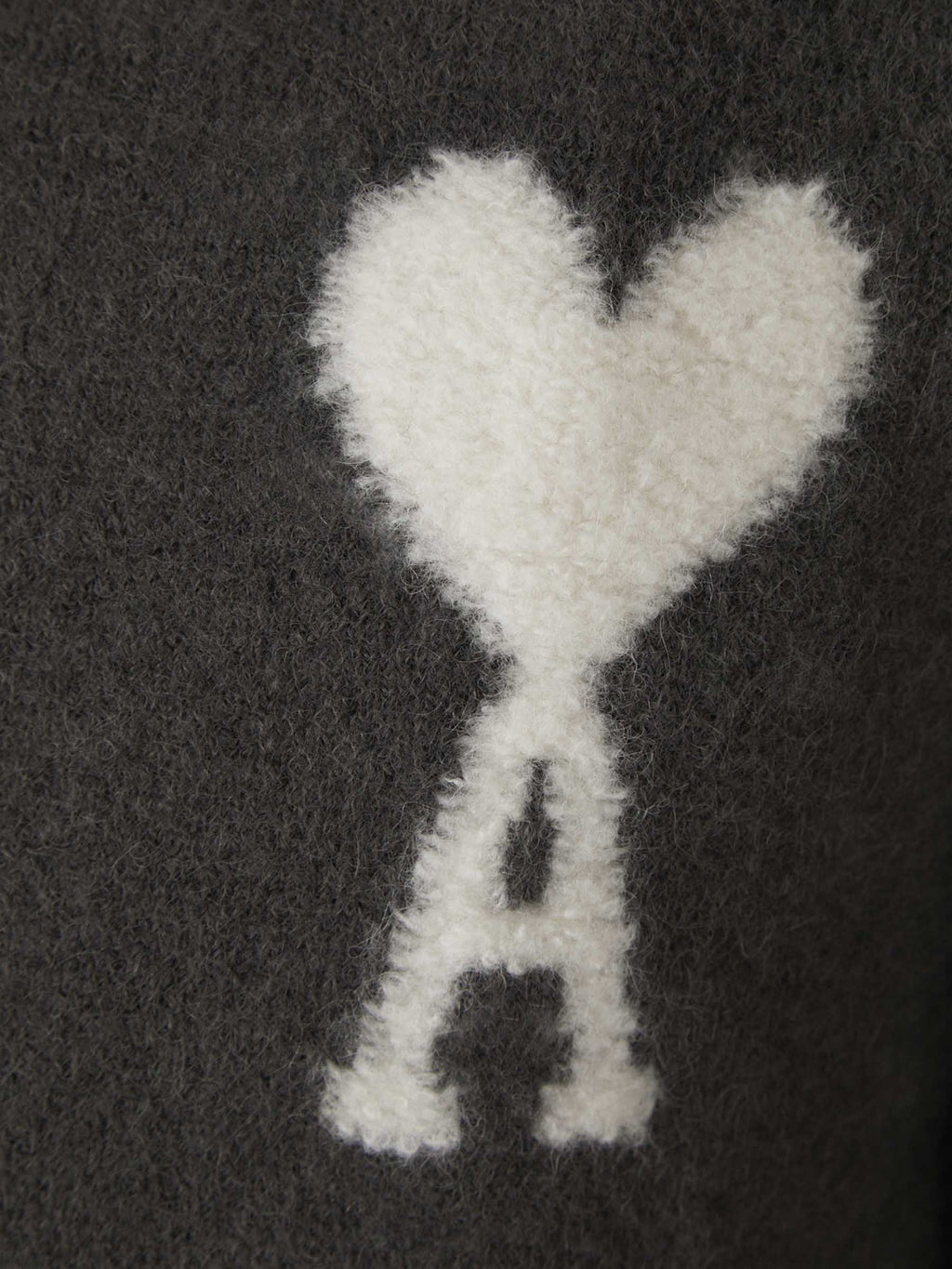 GR | Fashionable heart sweater