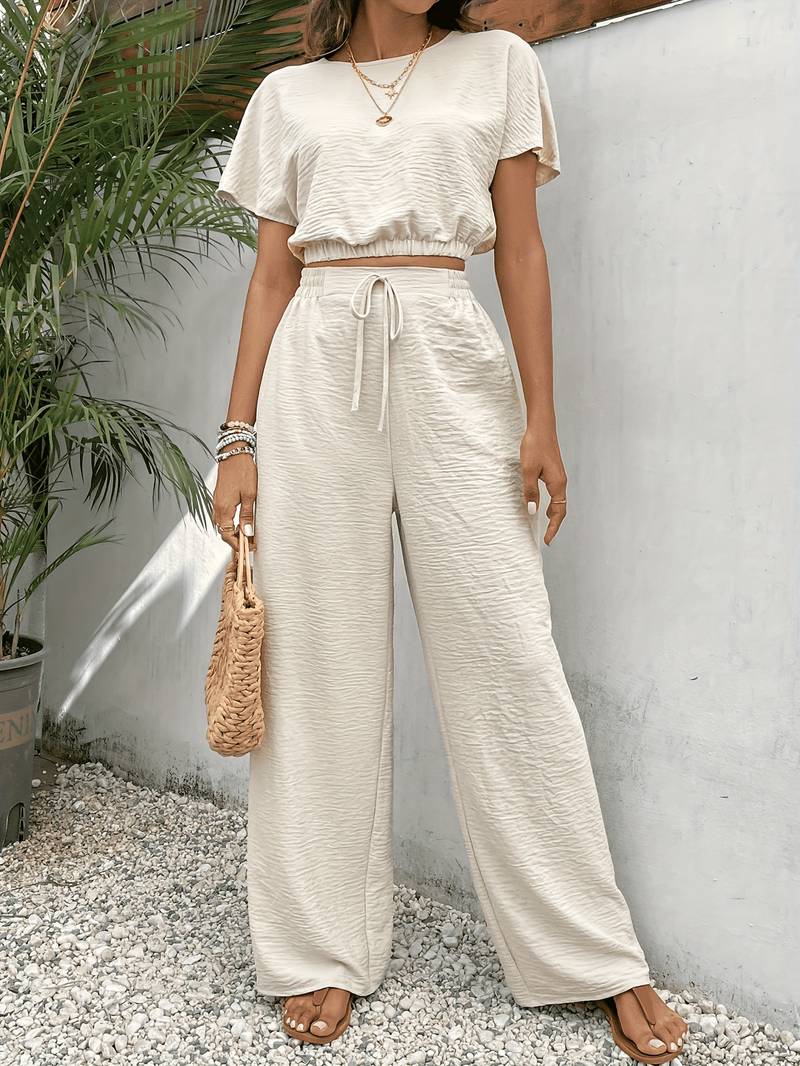 GR | Chic Crop Top T-Shirt and High-Waisted Trousers