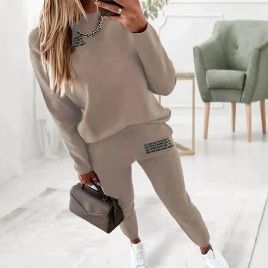 GR - The elegant, comfortable two-piece tracksuit