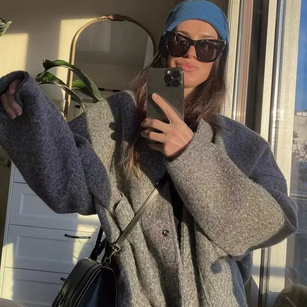 GR - Women's oversized bomber jacket with pockets and snap button design