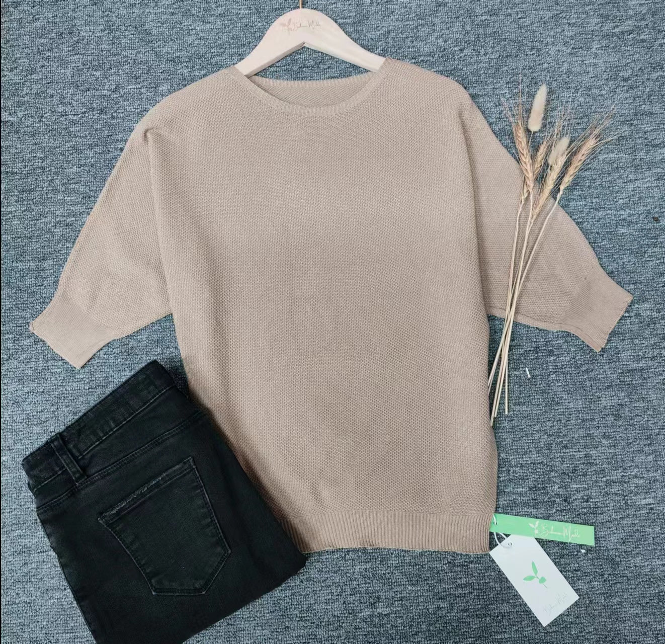 GR - Gold-colored solid-color crew neck sweater