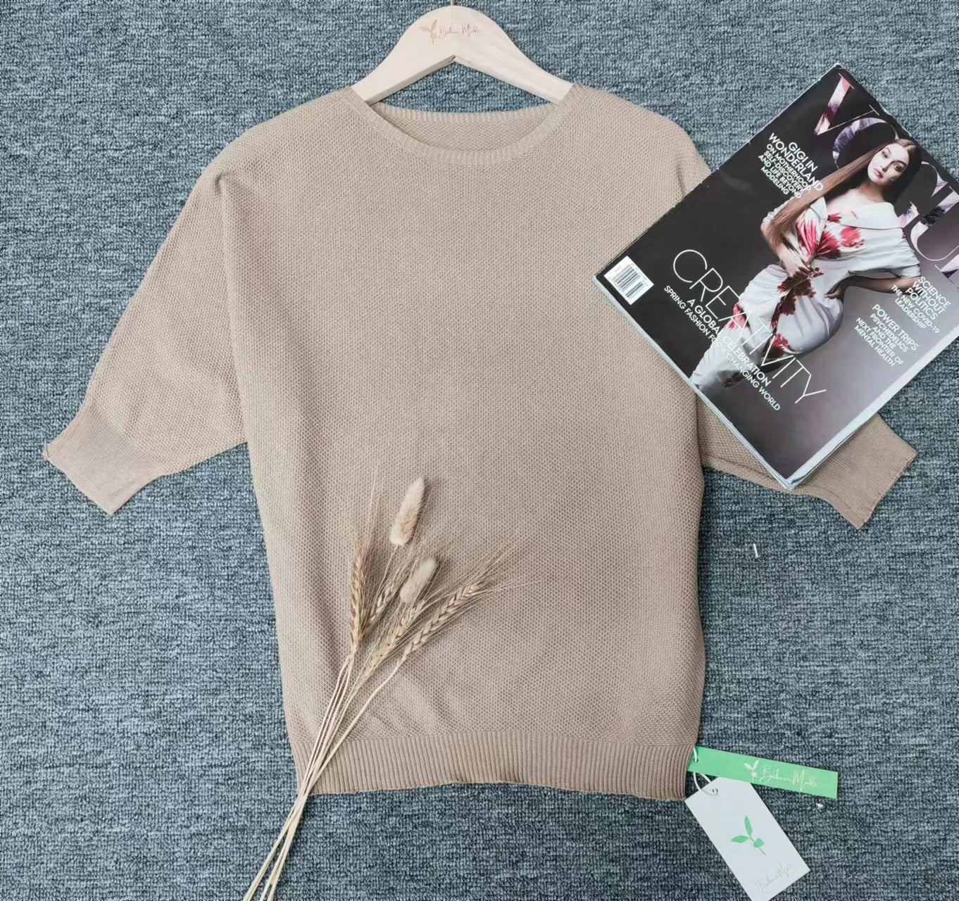 GR - Gold-colored solid-color crew neck sweater